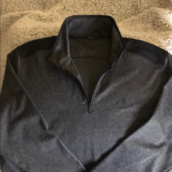 Men’s Pullover - Picture 2 of 5